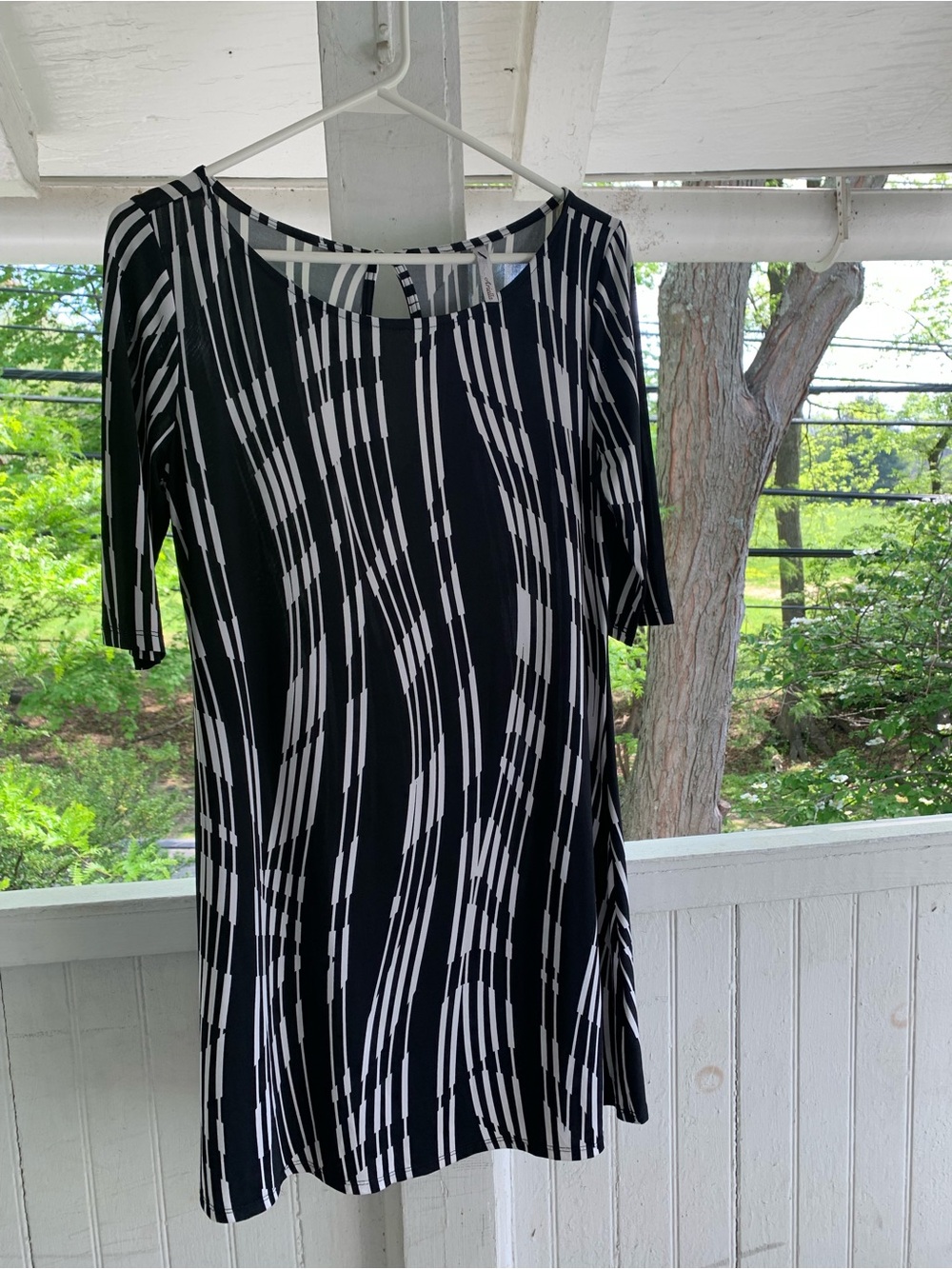 Ariella Black & White Abstract Wave Midi Dress